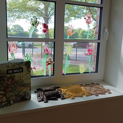 Bild vergr&ouml;&szlig;ern: Fensterbankausstellung Waldthema