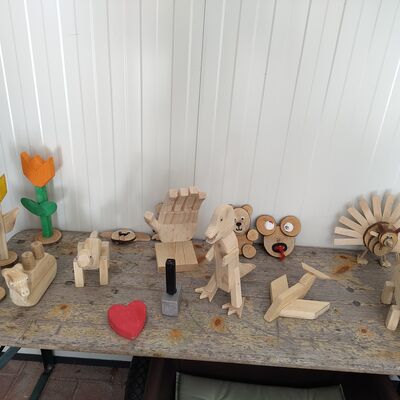 Das Bild zeigt Vorlagen zum Holzwerken