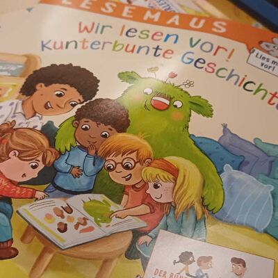 Bild vergr&ouml;&szlig;ern: Das Foto zeigt eine Nahaufnahme eines Softcoverbuchs der Stiftung Lesen.