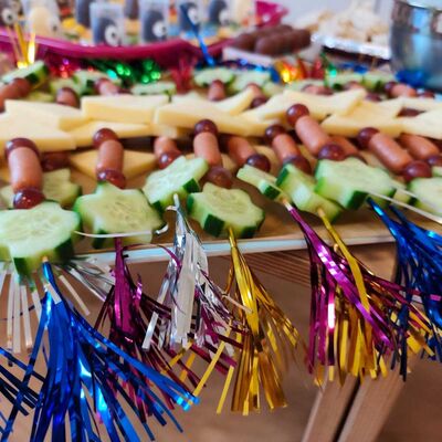 Buffet zum Motto "Weltall und Astronaut"