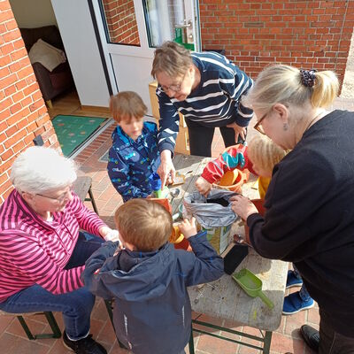 Pflanzaktion mit Seniorenbeirat