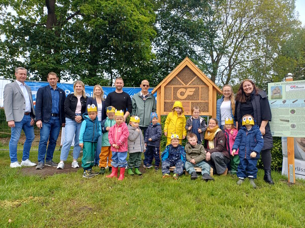 Einweihung des Wildbienenhotels