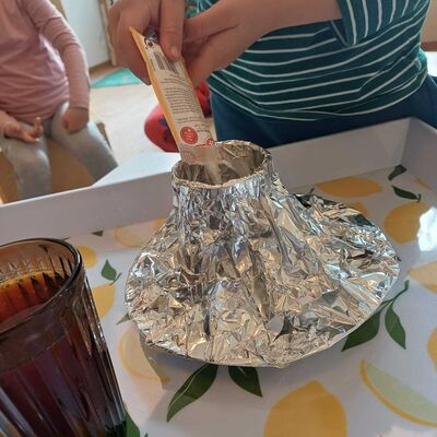 Experiment: Vulkanausbruch