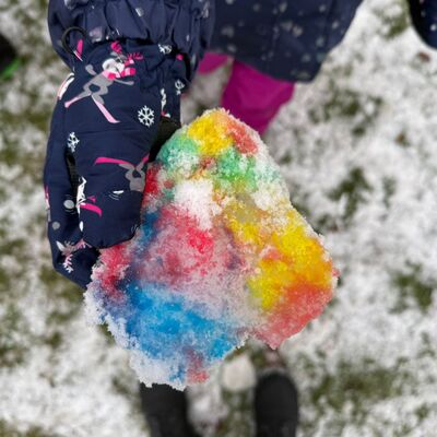 Farbenspiel im Schnee