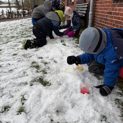 Farbenspiel im Schnee