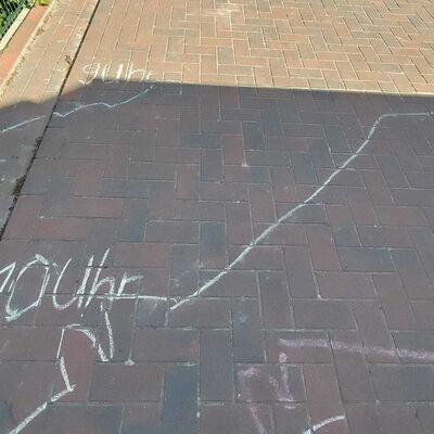 Bild vergr&ouml;&szlig;ern: Schatten-Uhr